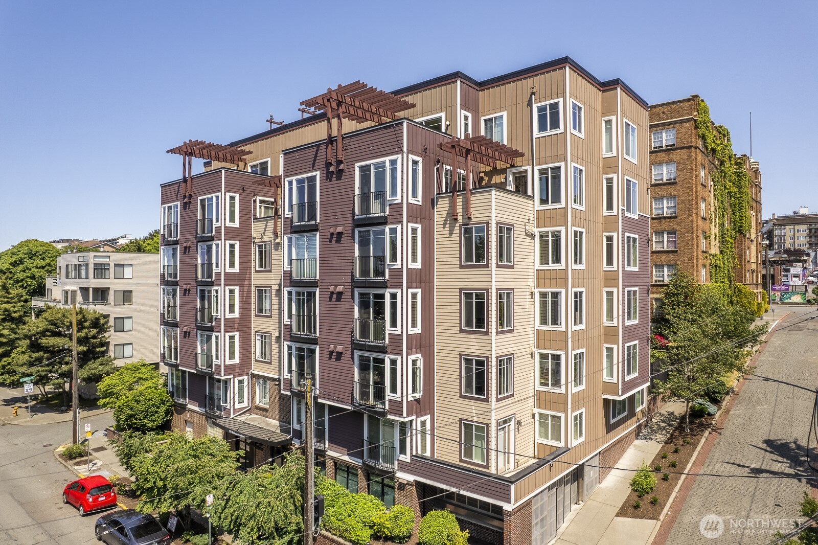 124 Bellevue Avenue E Unit: 305