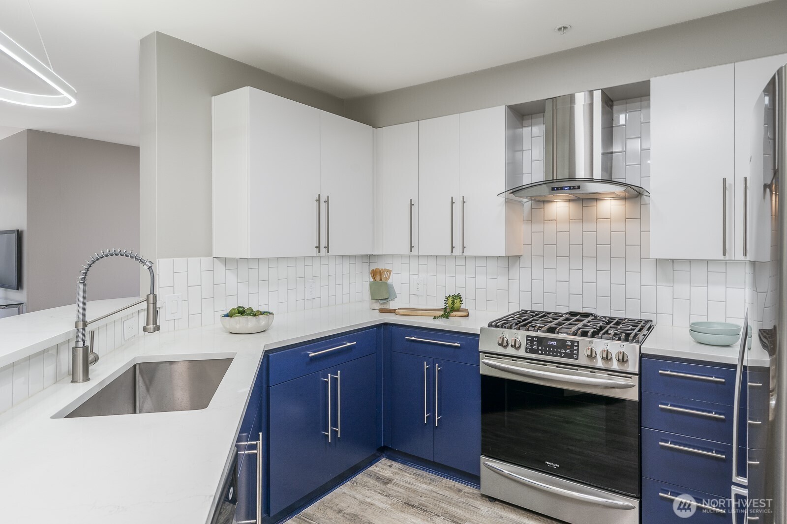 124 Bellevue Avenue E Unit: 305