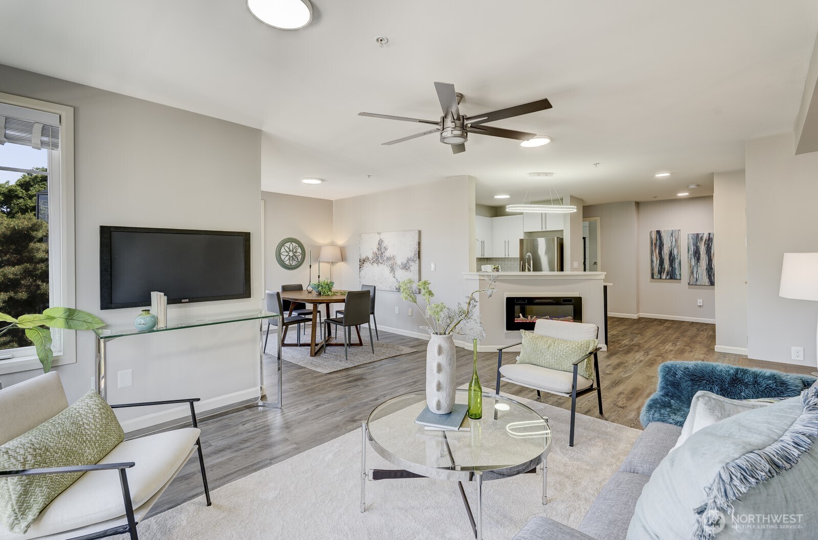 124 Bellevue Avenue E Unit: 305