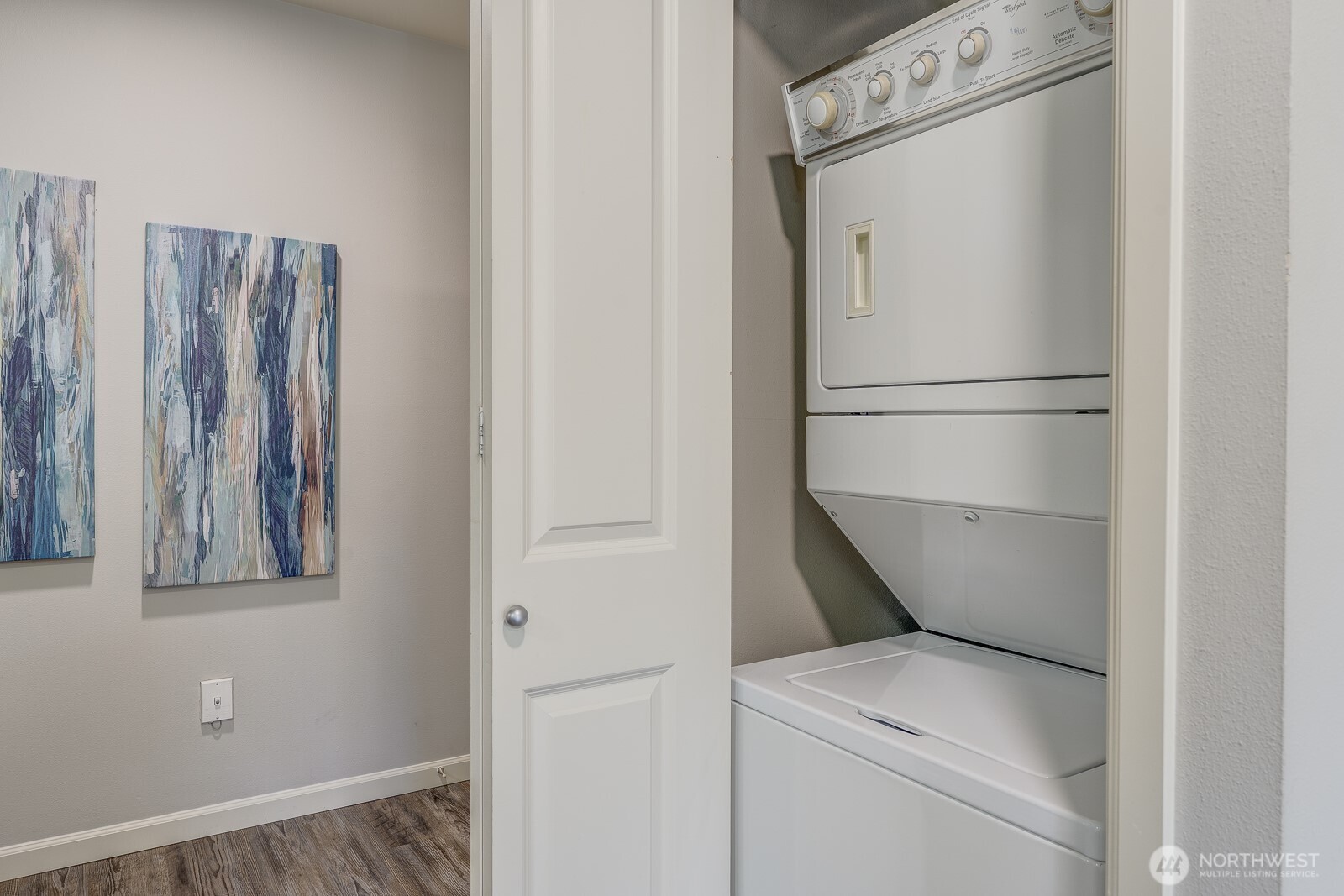 124 Bellevue Avenue E Unit: 305