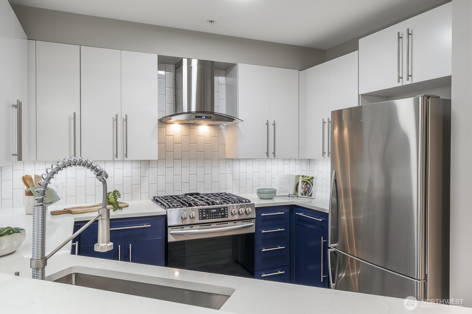 124 Bellevue Avenue E Unit: 305