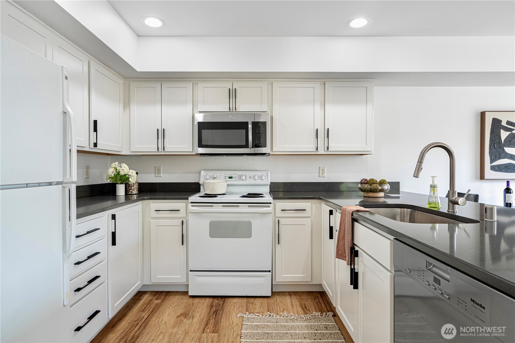 9222 Roosevelt Way NE Unit: 302