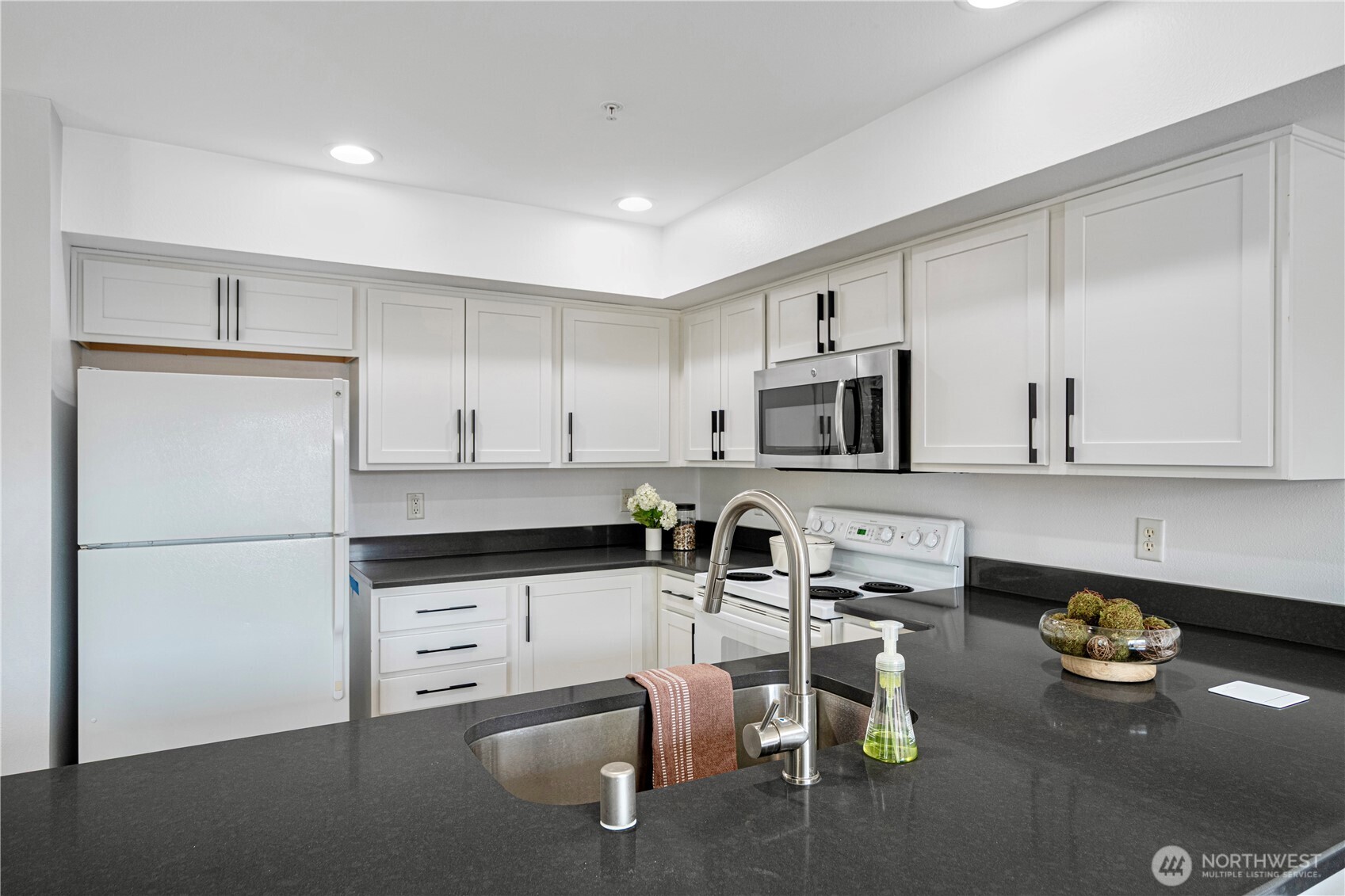 9222 Roosevelt Way NE Unit: 302