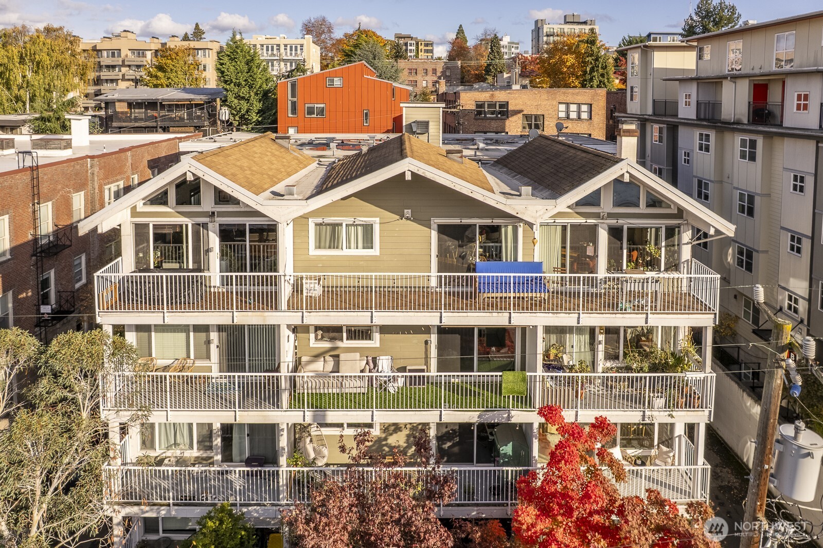 308 Summit Avenue E Unit: 303