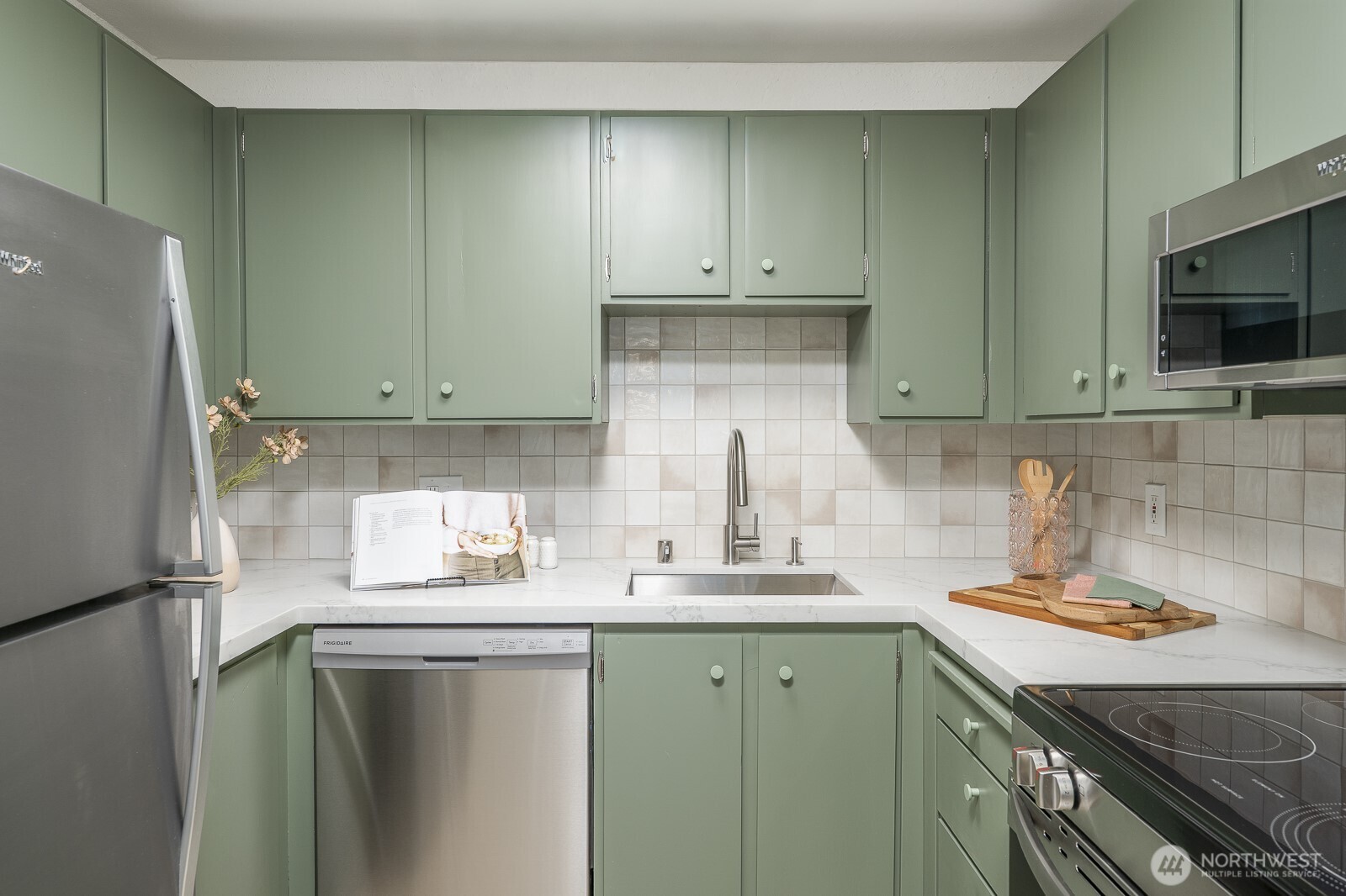 308 Summit Avenue E Unit: 303