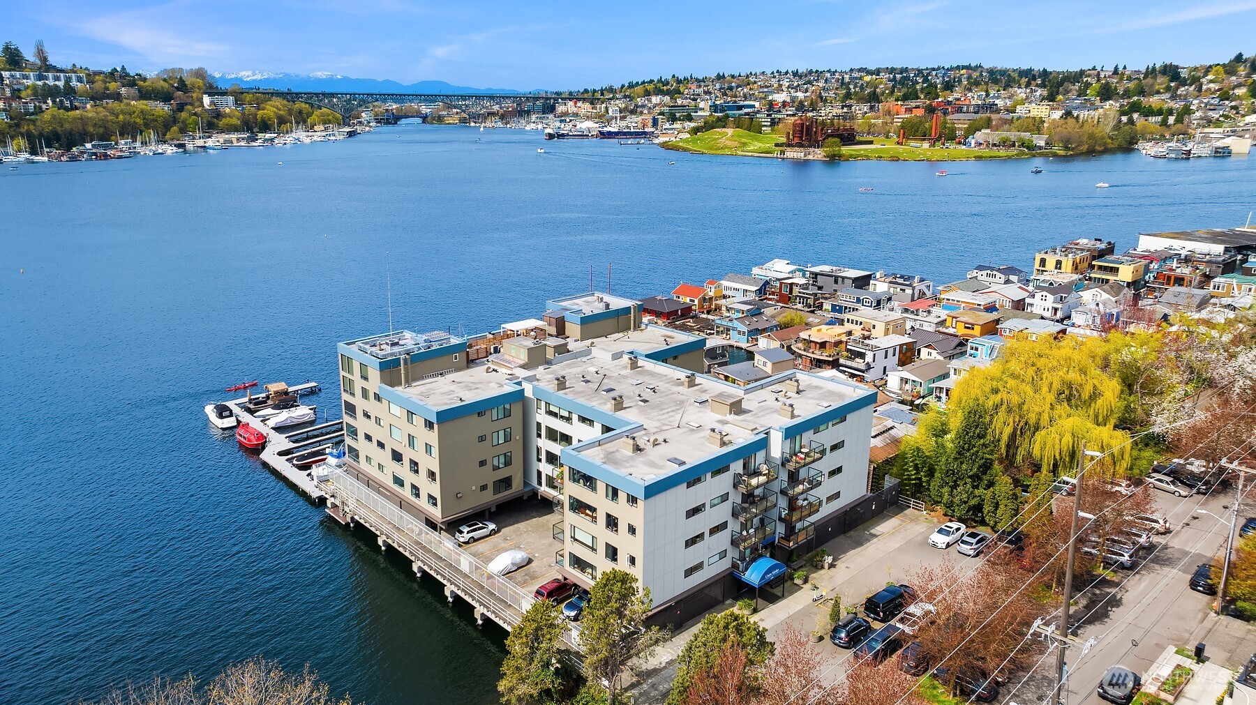 2301 Fairview Avenue E Unit: 301