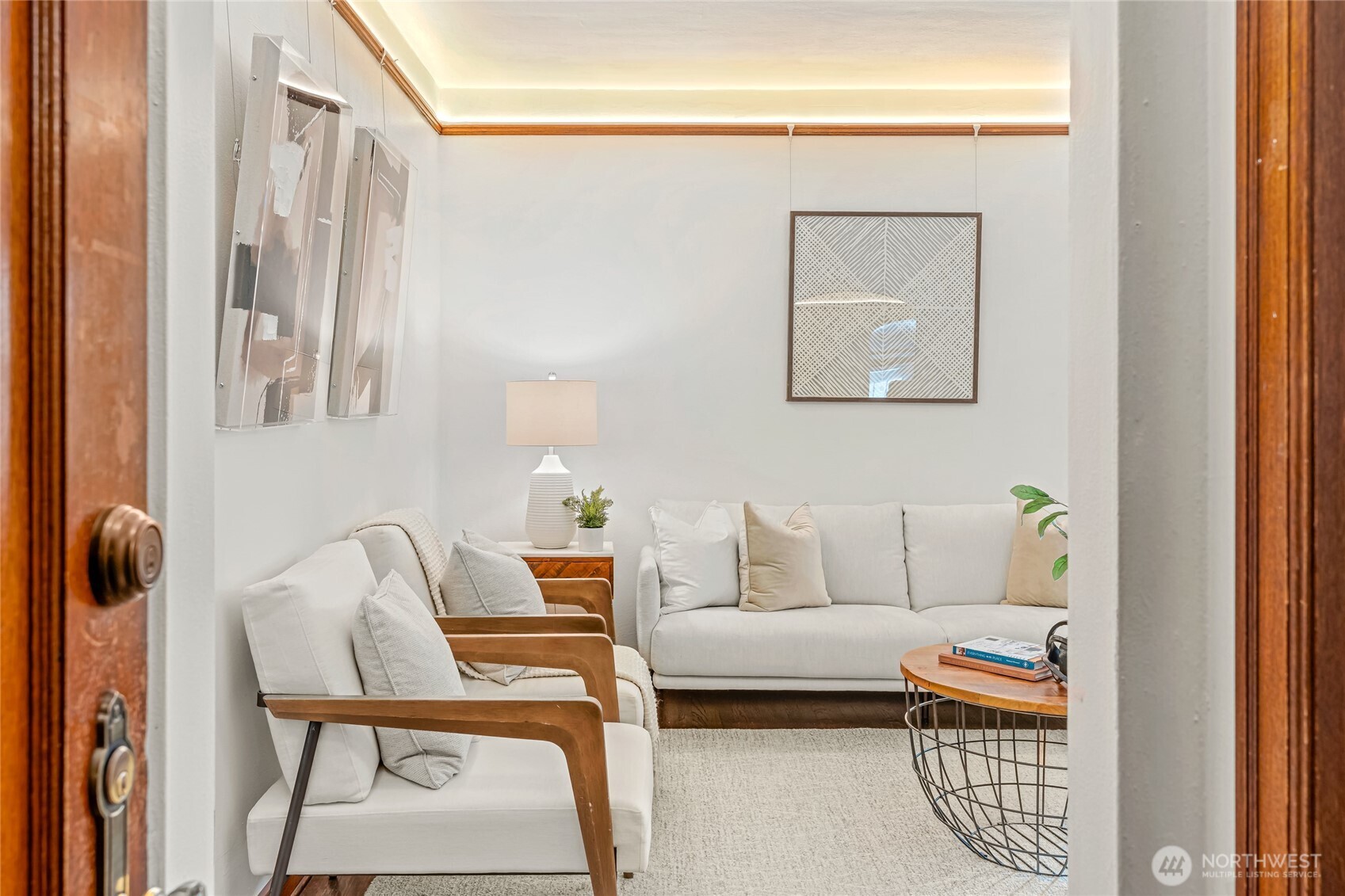 411 Boylston Avenue E Unit: 207