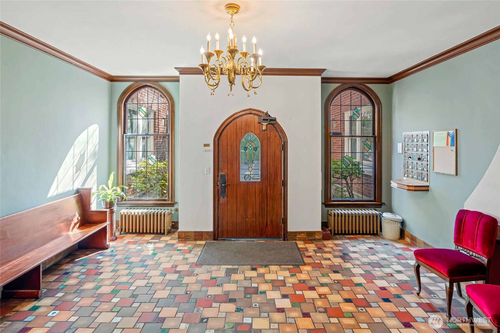 411 Boylston Avenue E Unit: 207