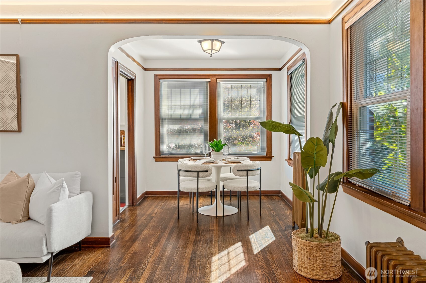 411 Boylston Avenue E Unit: 207