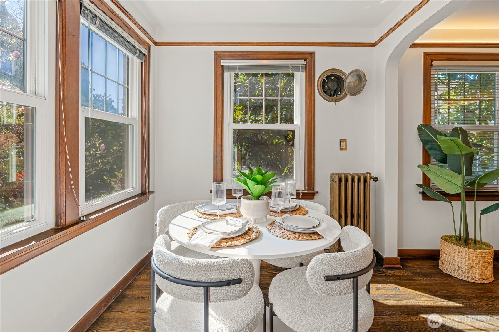 411 Boylston Avenue E Unit: 207