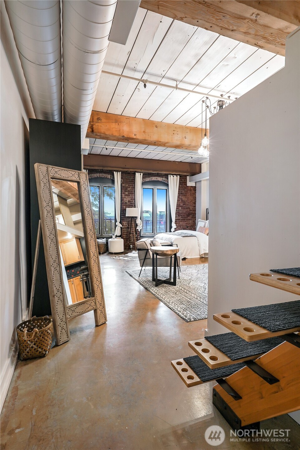1507 Western Avenue Unit: R102
