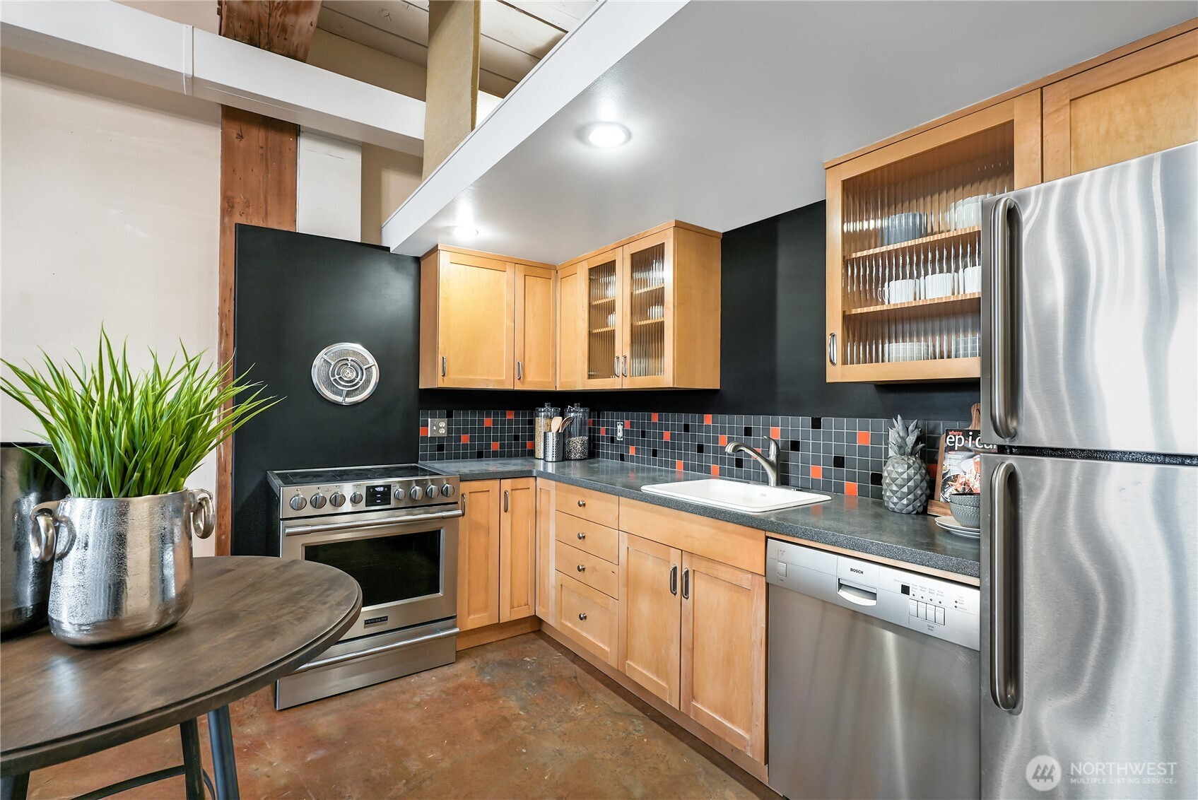 1507 Western Avenue Unit: R102