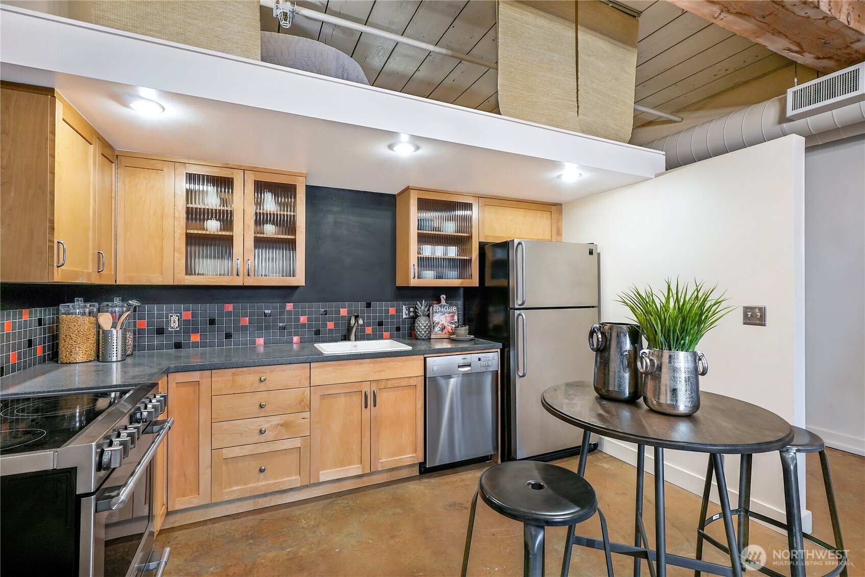 1507 Western Avenue Unit: R102