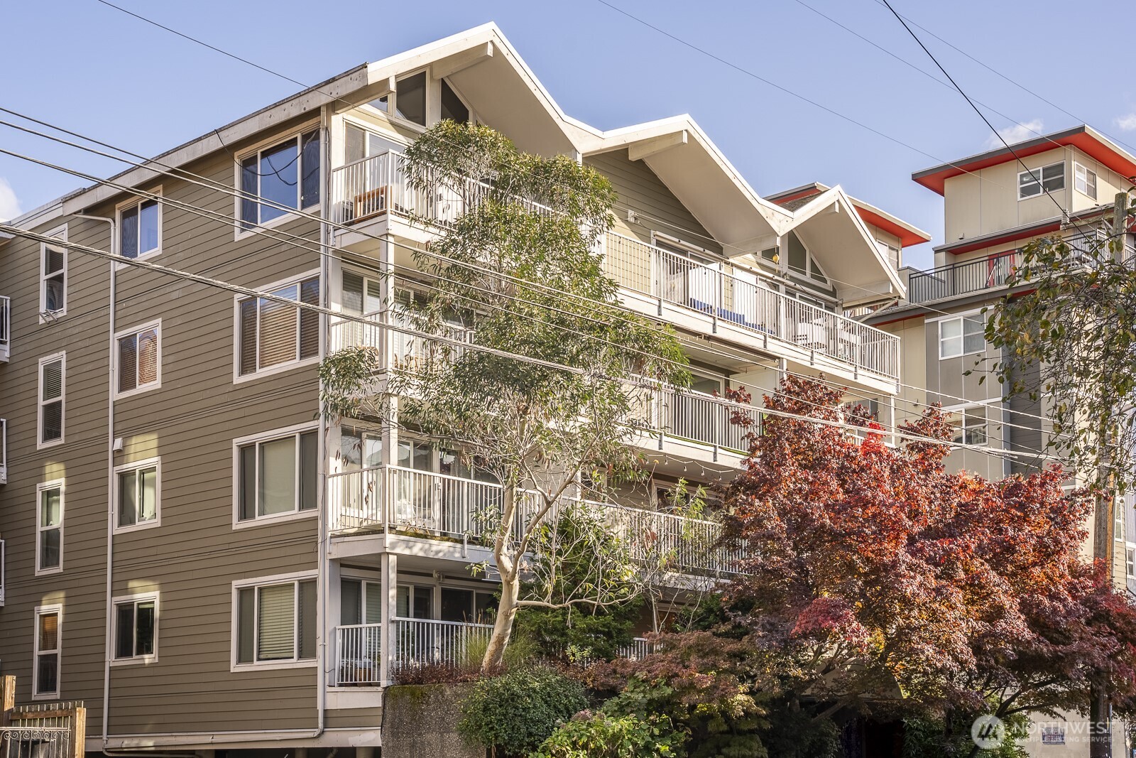 308 Summit Avenue E Unit: 203