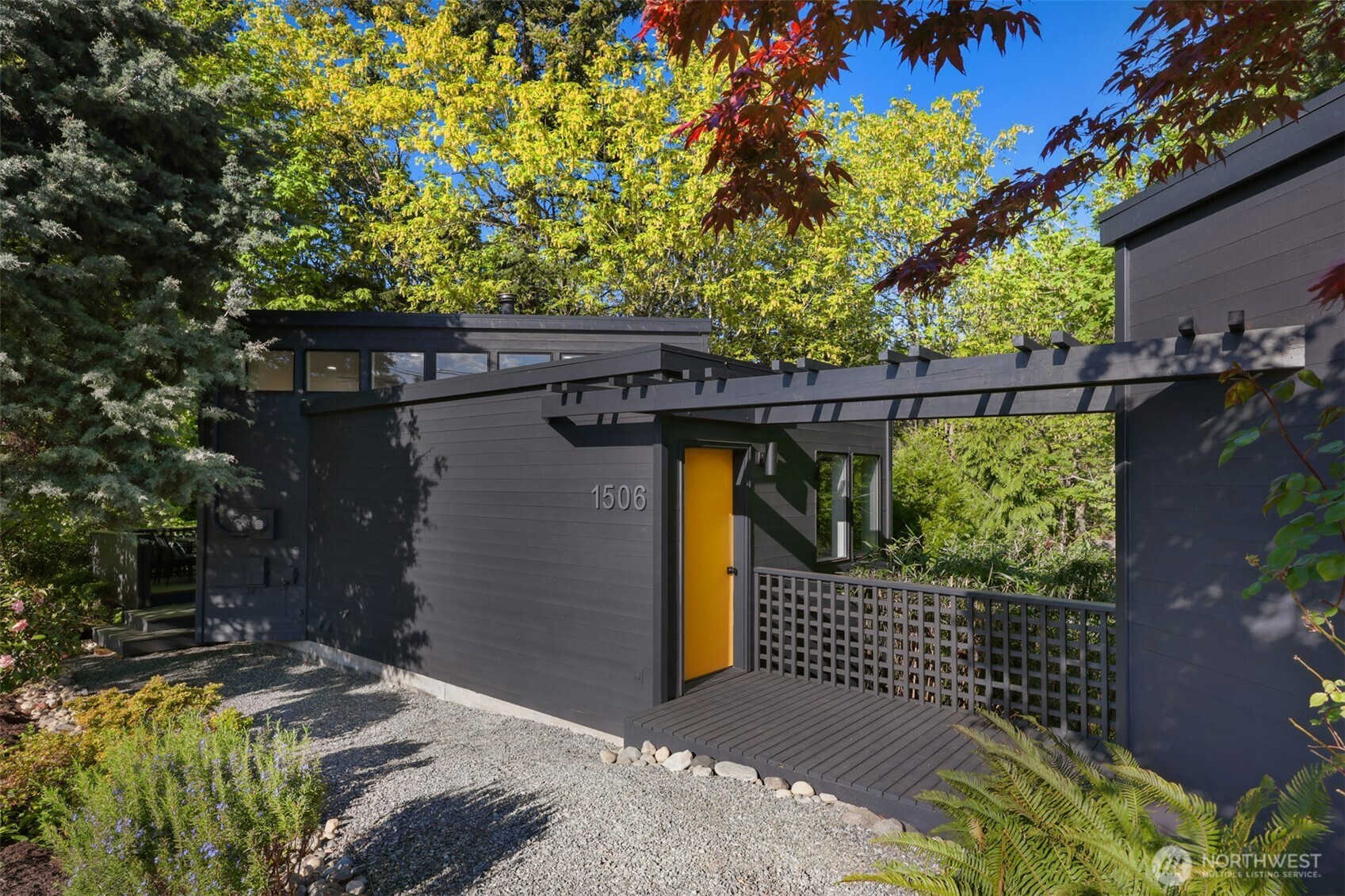 1506 E Horizon Drive