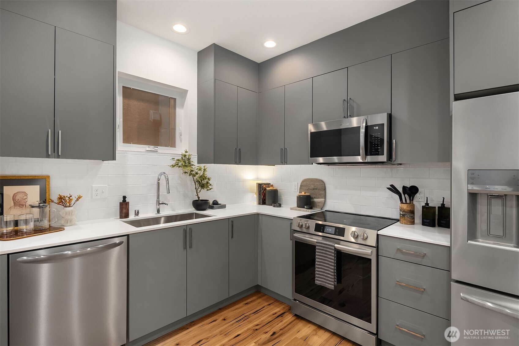 1827 14th Avenue Unit: B