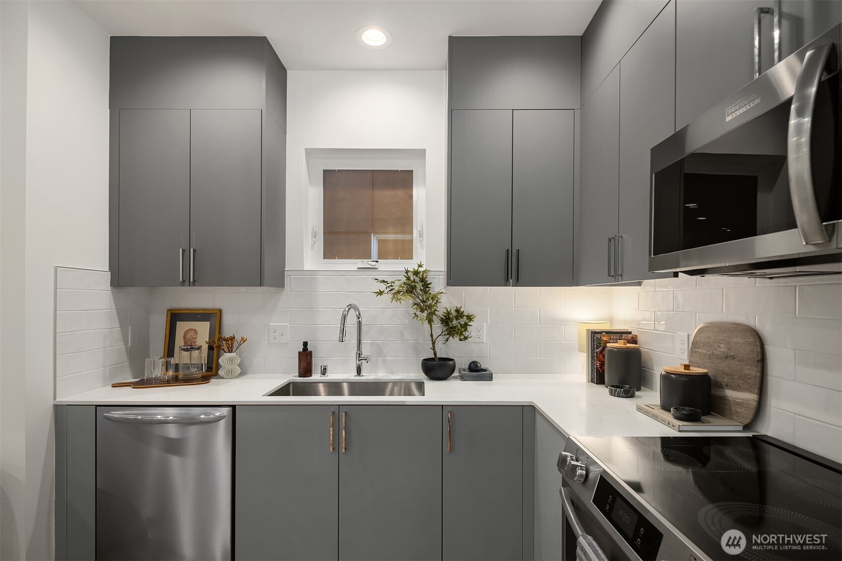 1827 14th Avenue Unit: B
