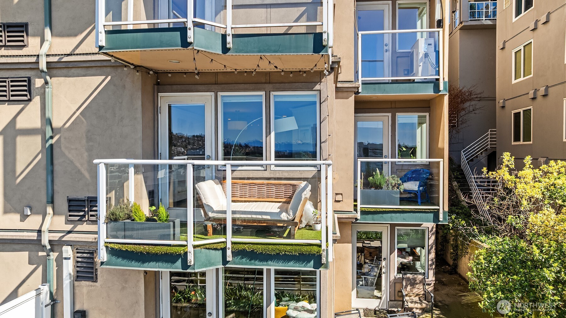 311 E Republican Street Unit: 201