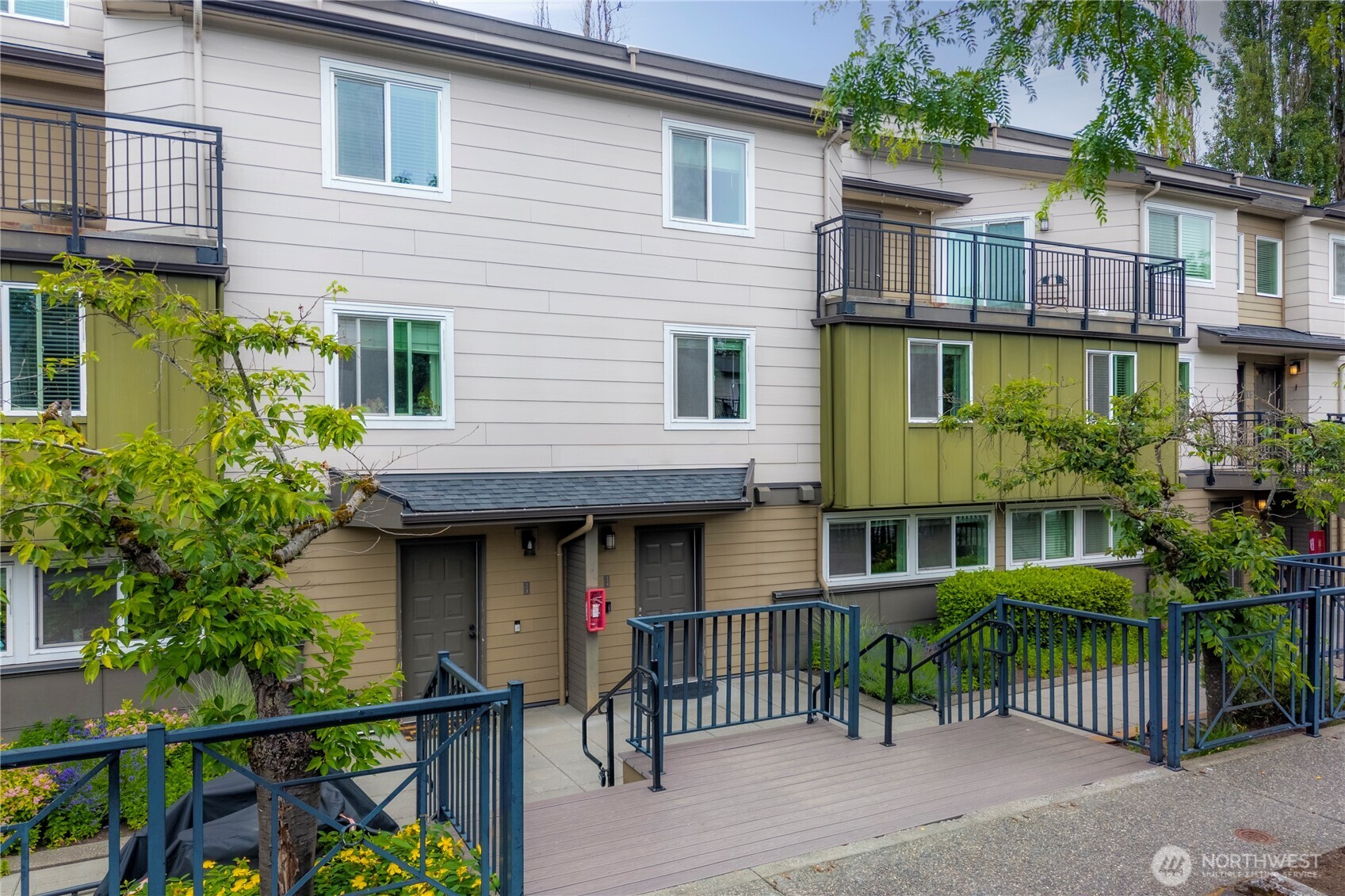 15827 NE Leary Way Unit: B-114