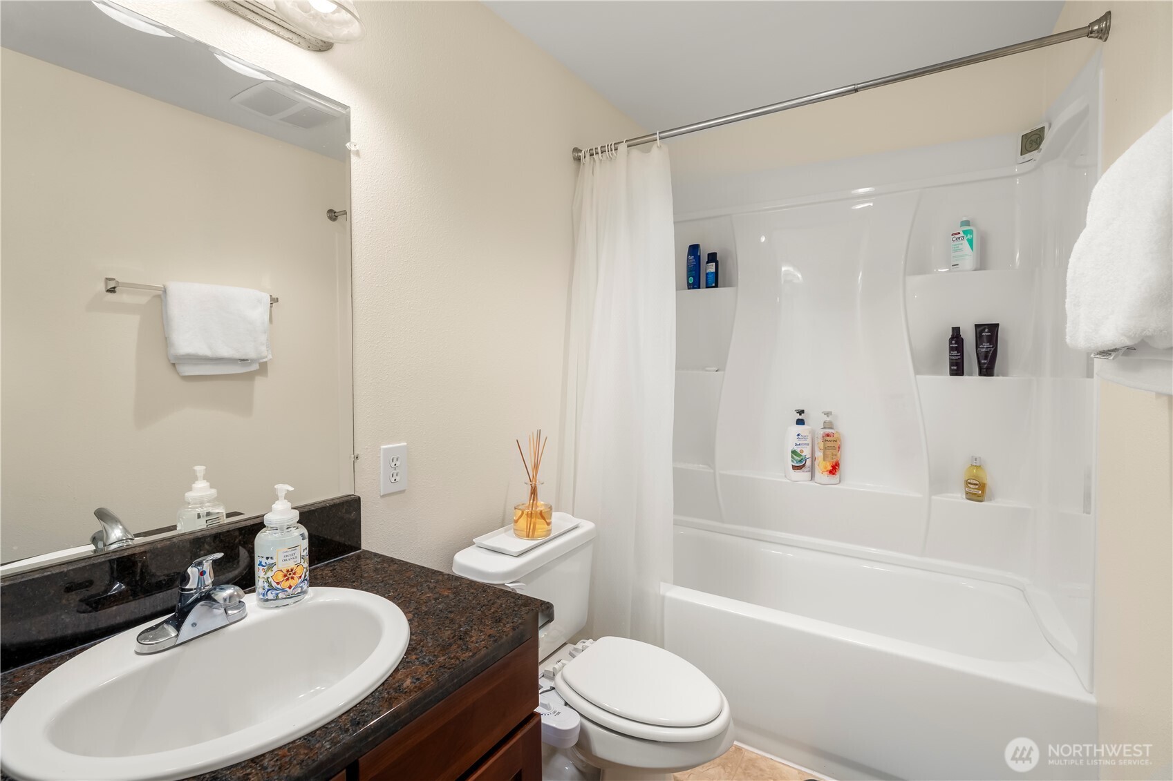 15827 NE Leary Way Unit: B-114