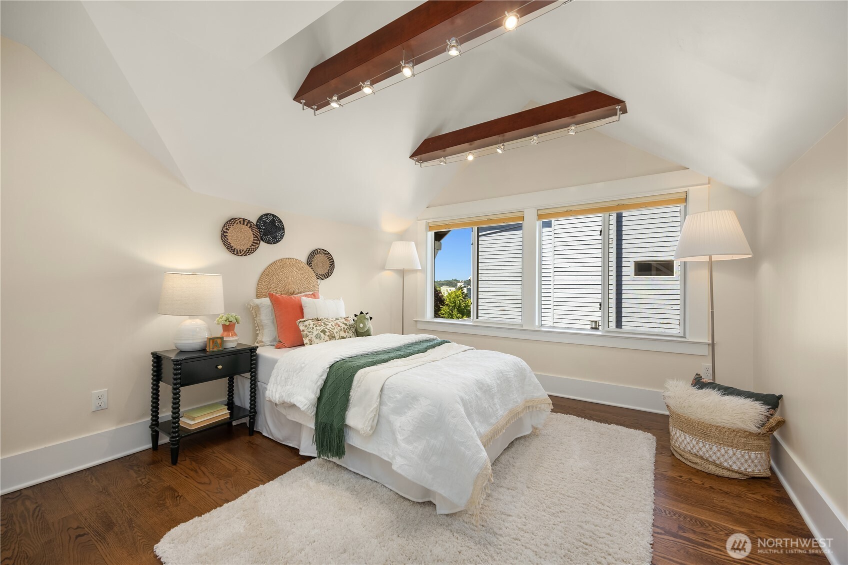 907 NE 72nd Street