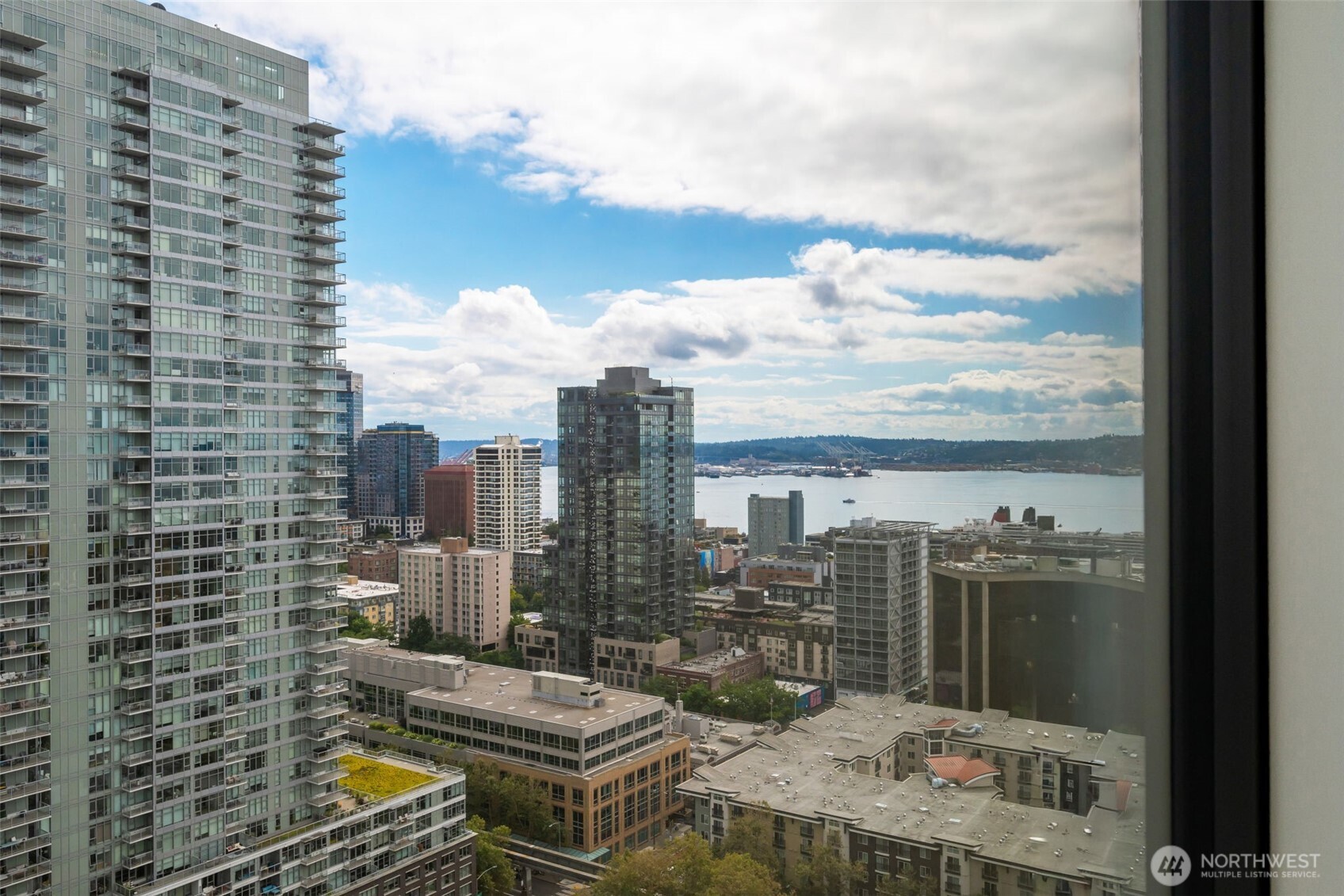 2510 6th Avenue Unit: 2603