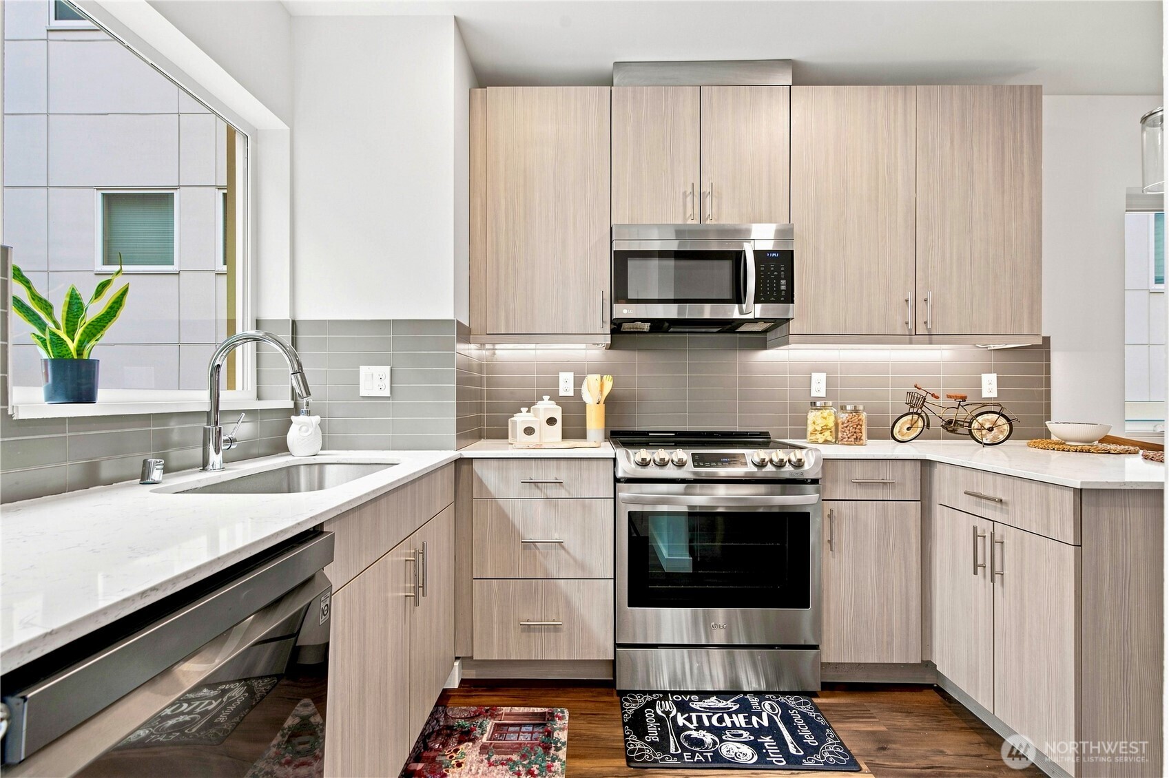 12516 15th Avenue NE Unit: A