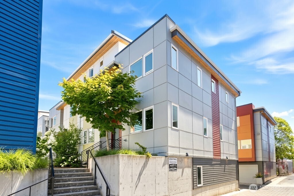 12516 15th Avenue NE Unit A Seattle Wa Us 98125 Nwm2583031