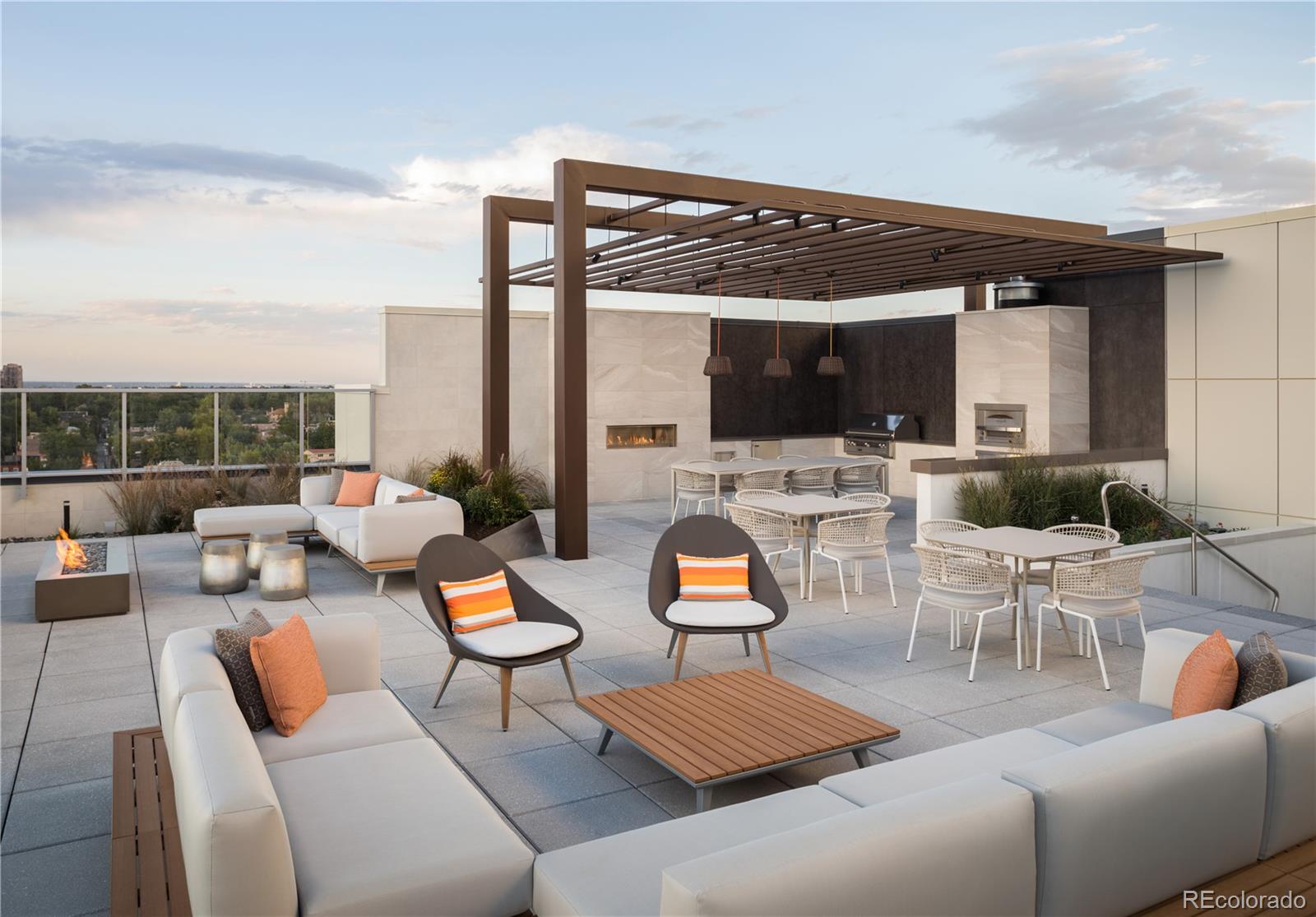 155 Steele Street Unit: 917