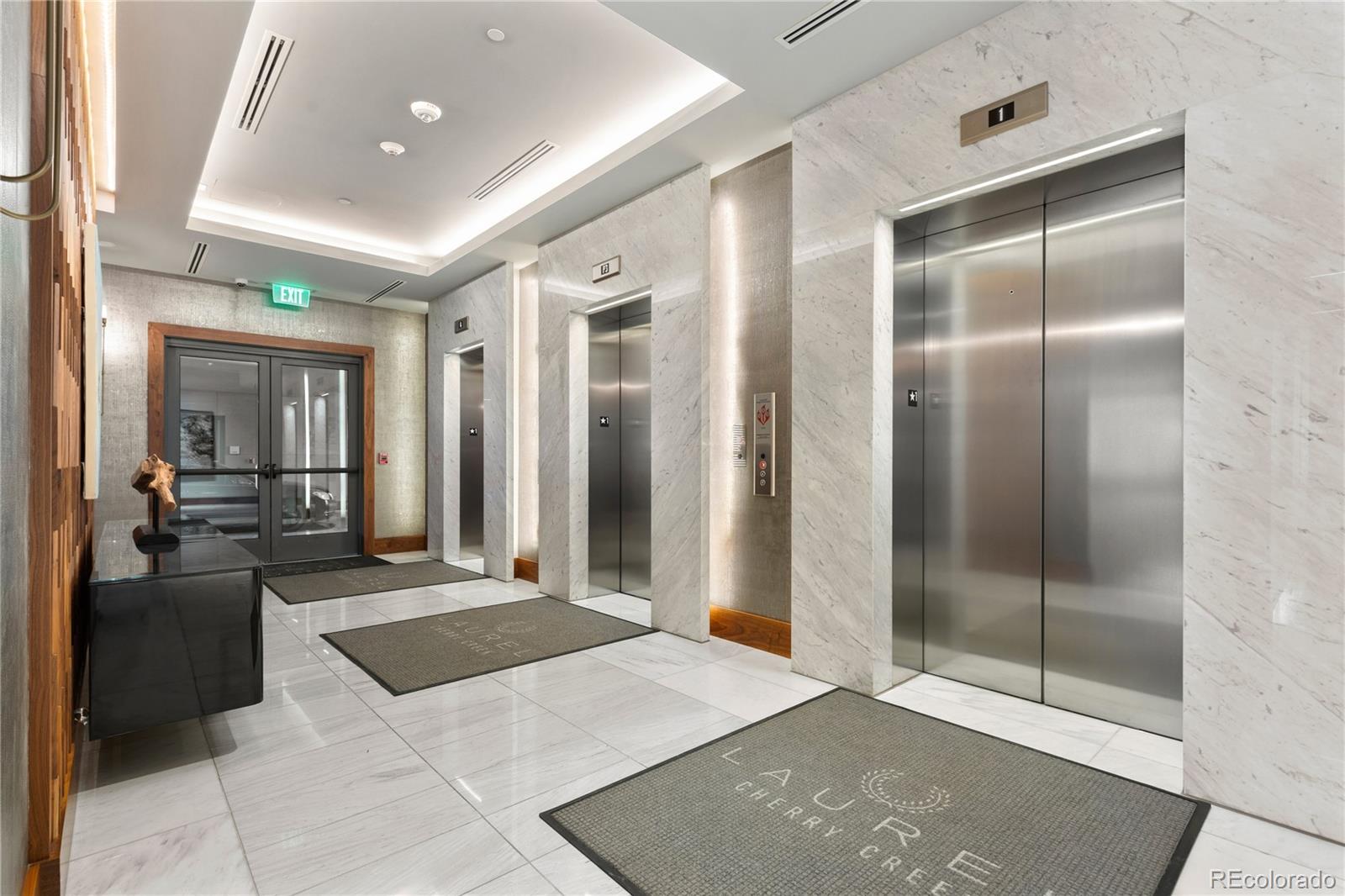 155 Steele Street Unit: 917