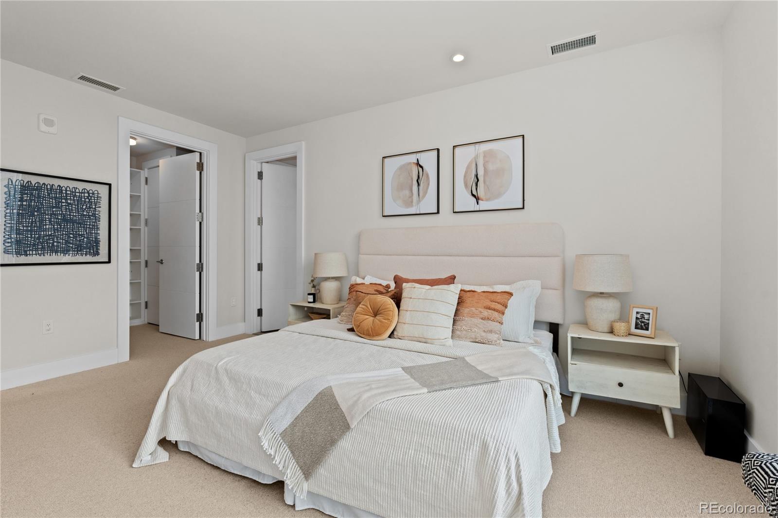 155 Steele Street Unit: 917