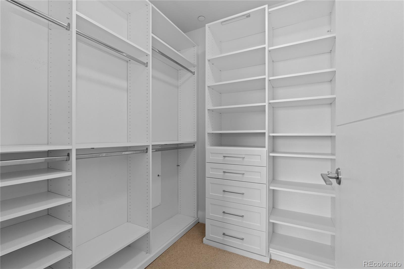 155 Steele Street Unit: 917