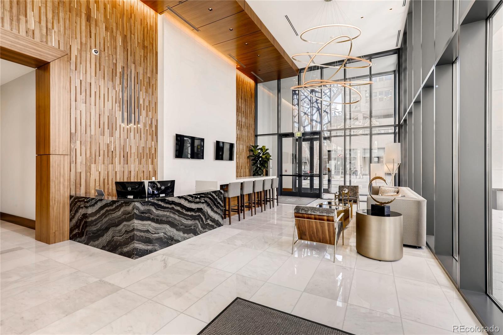 155 Steele Street Unit: 917