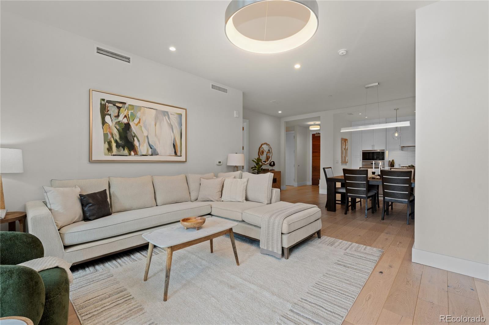 155 Steele Street Unit: 917