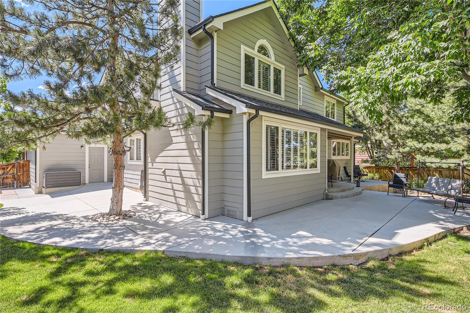 8946 Forrest Drive