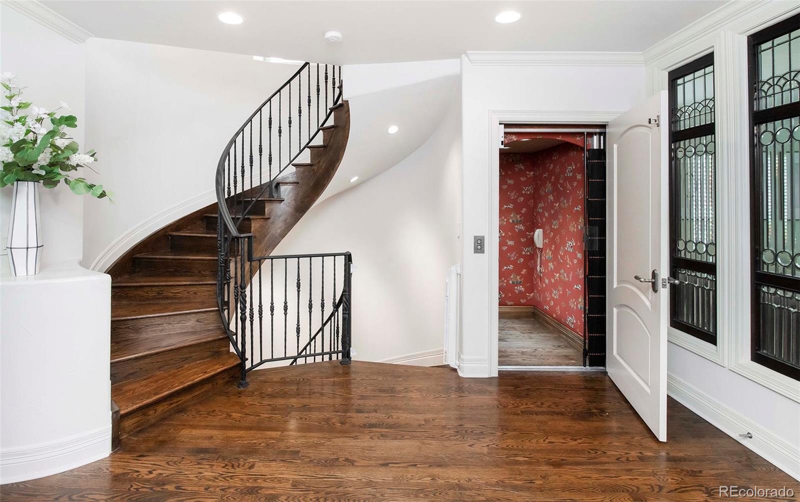 401 Dexter Street