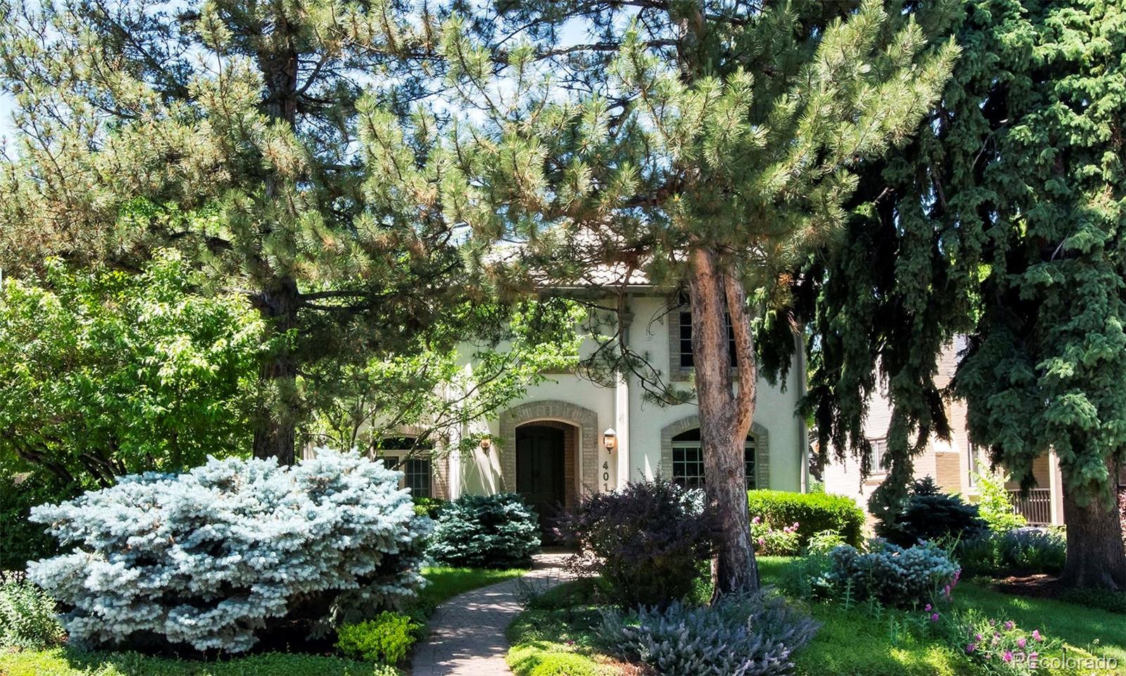 401 Dexter Street