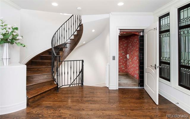 401 Dexter Street