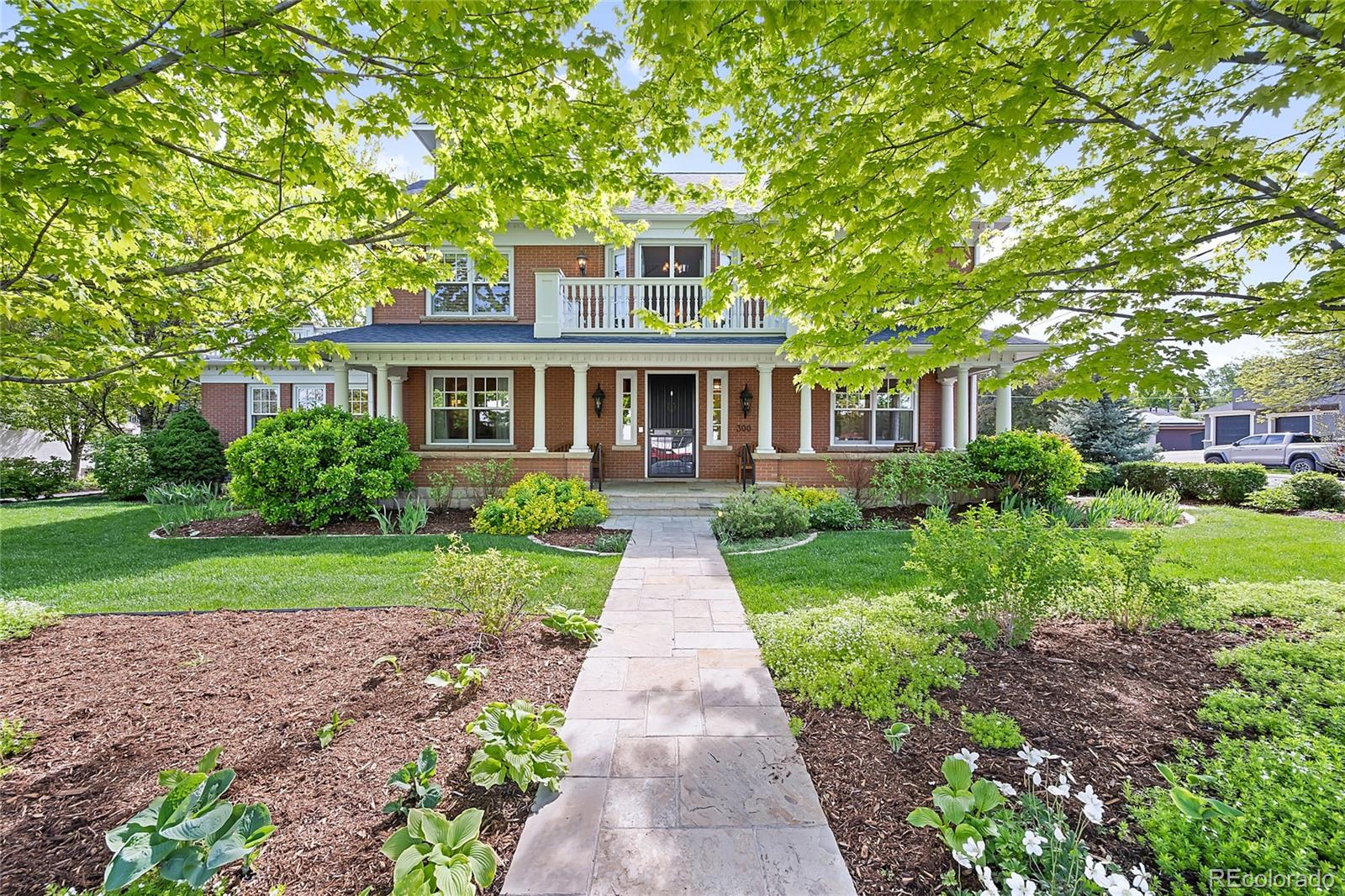 300 Glencoe Street