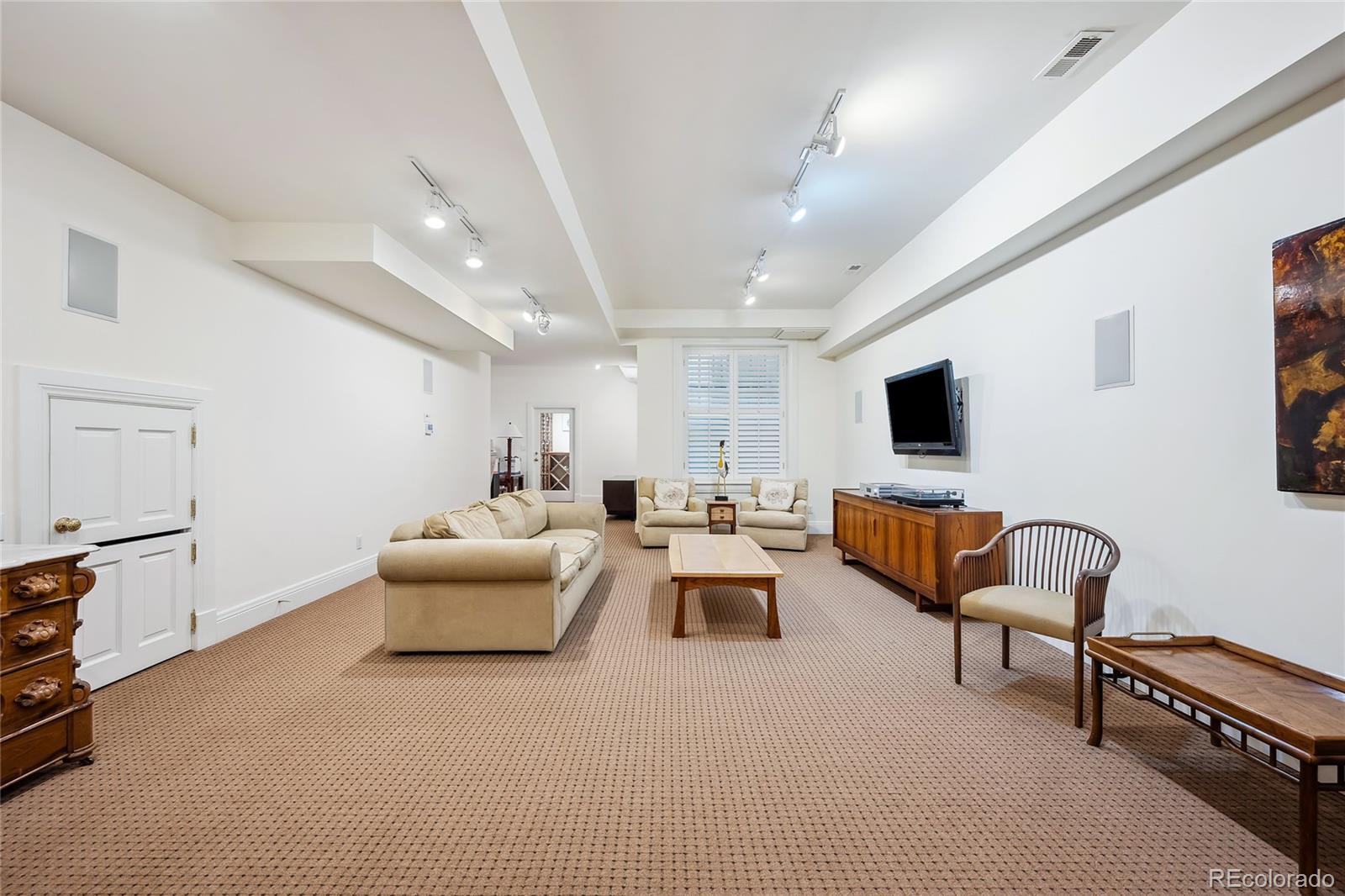300 Glencoe Street
