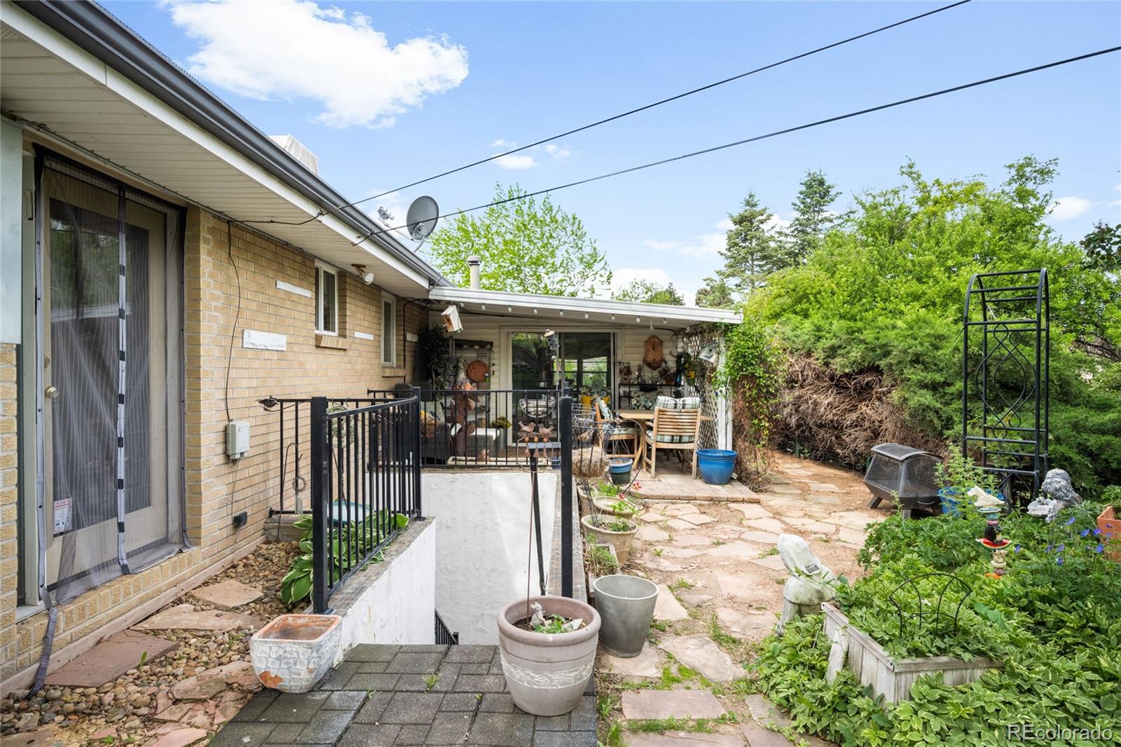 9045 W Ithaca Place