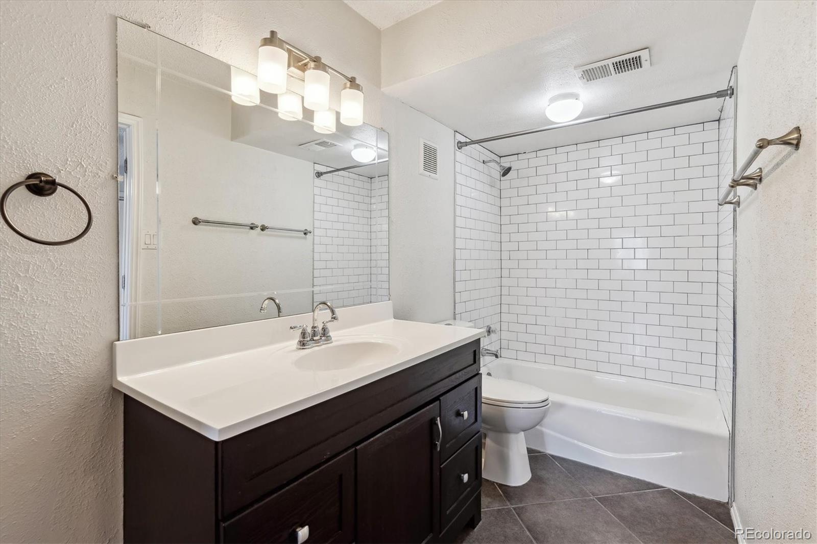 1820 Newland Court Unit: 210