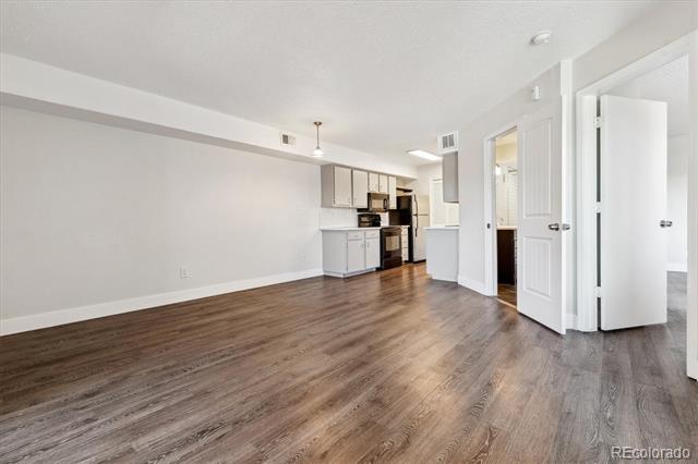 1820 Newland Court Unit: 210