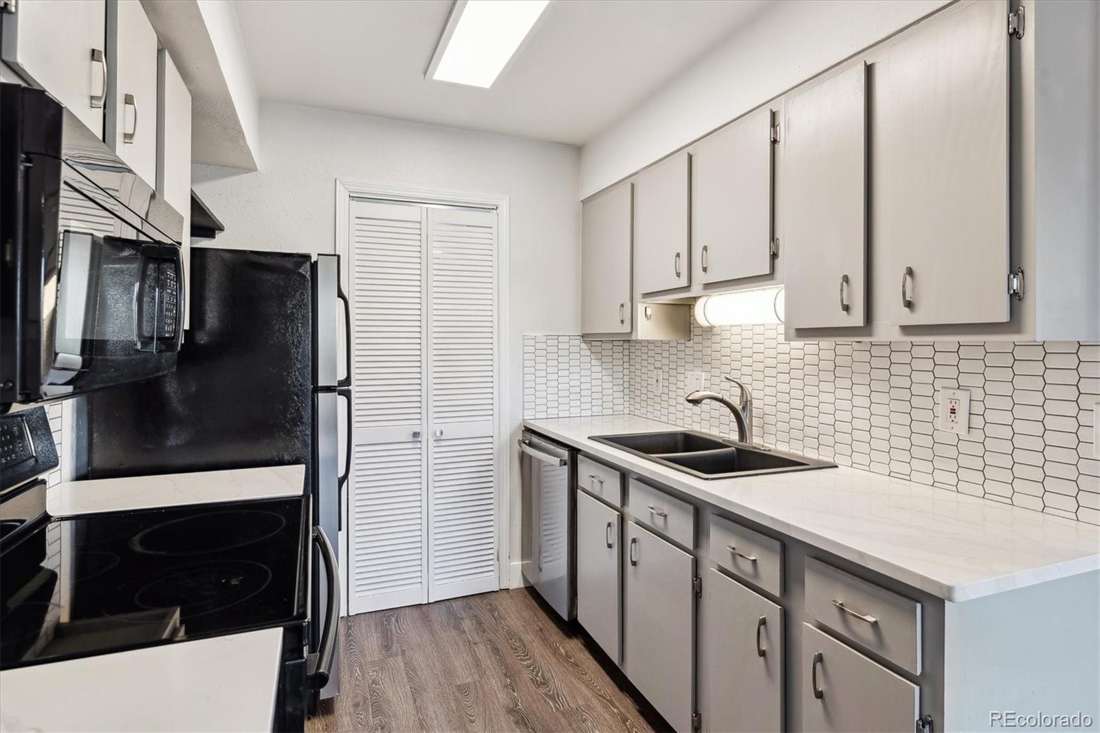 1820 Newland Court Unit: 210