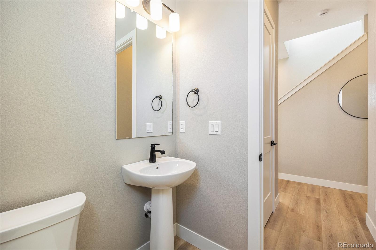 888 S Valentia Street Unit: 106