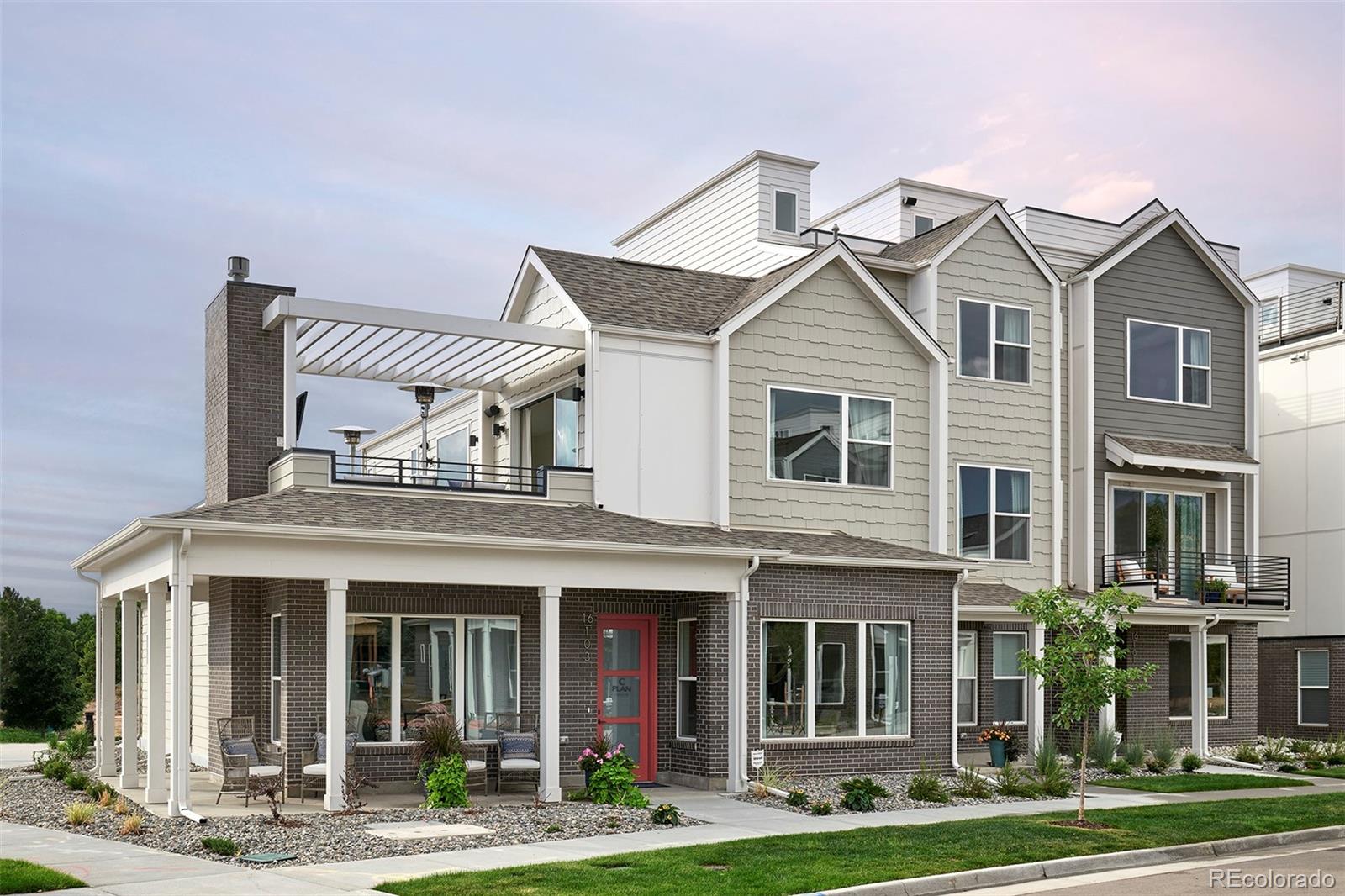 888 S Valentia Street Unit: 106