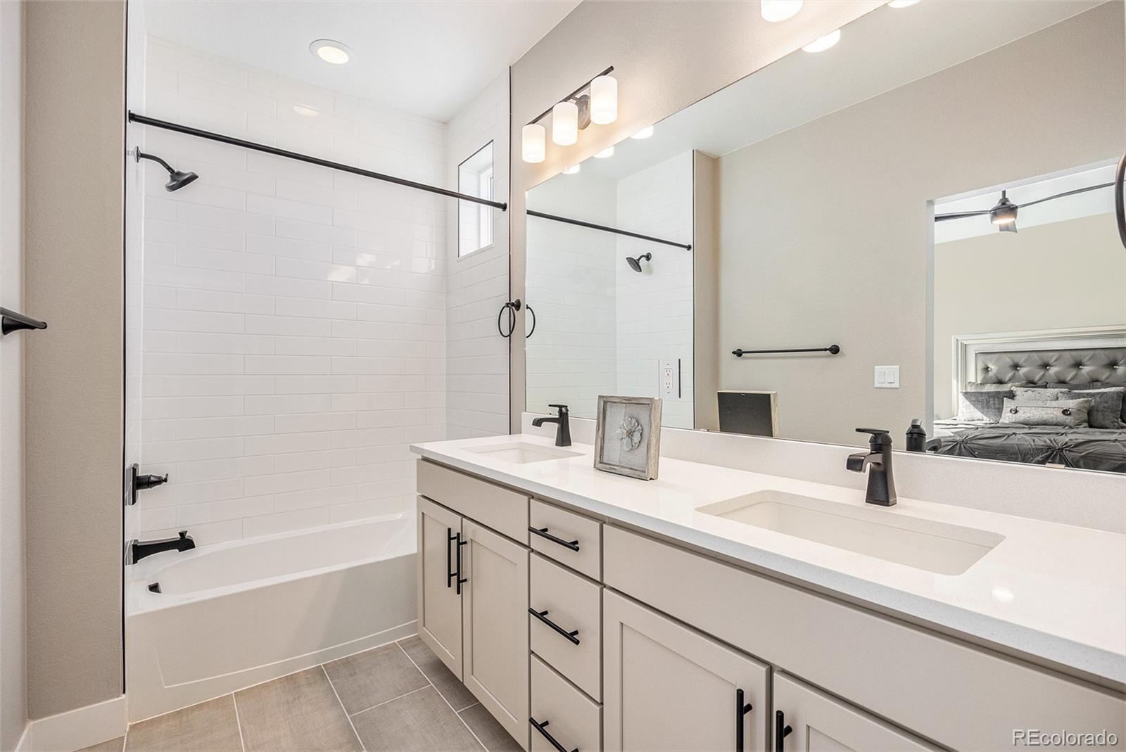 888 S Valentia Street Unit: 106
