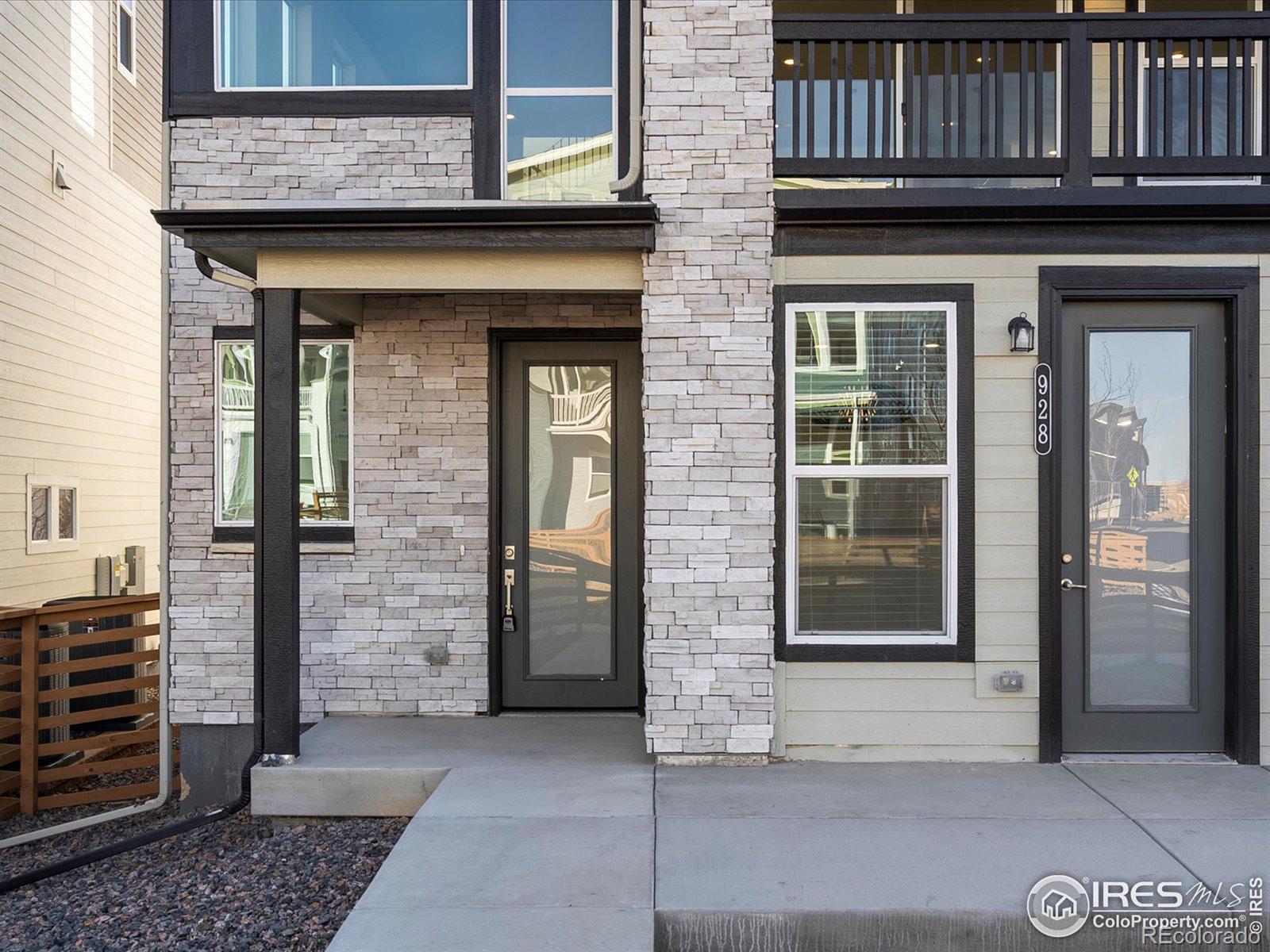 928 Farrier Lane