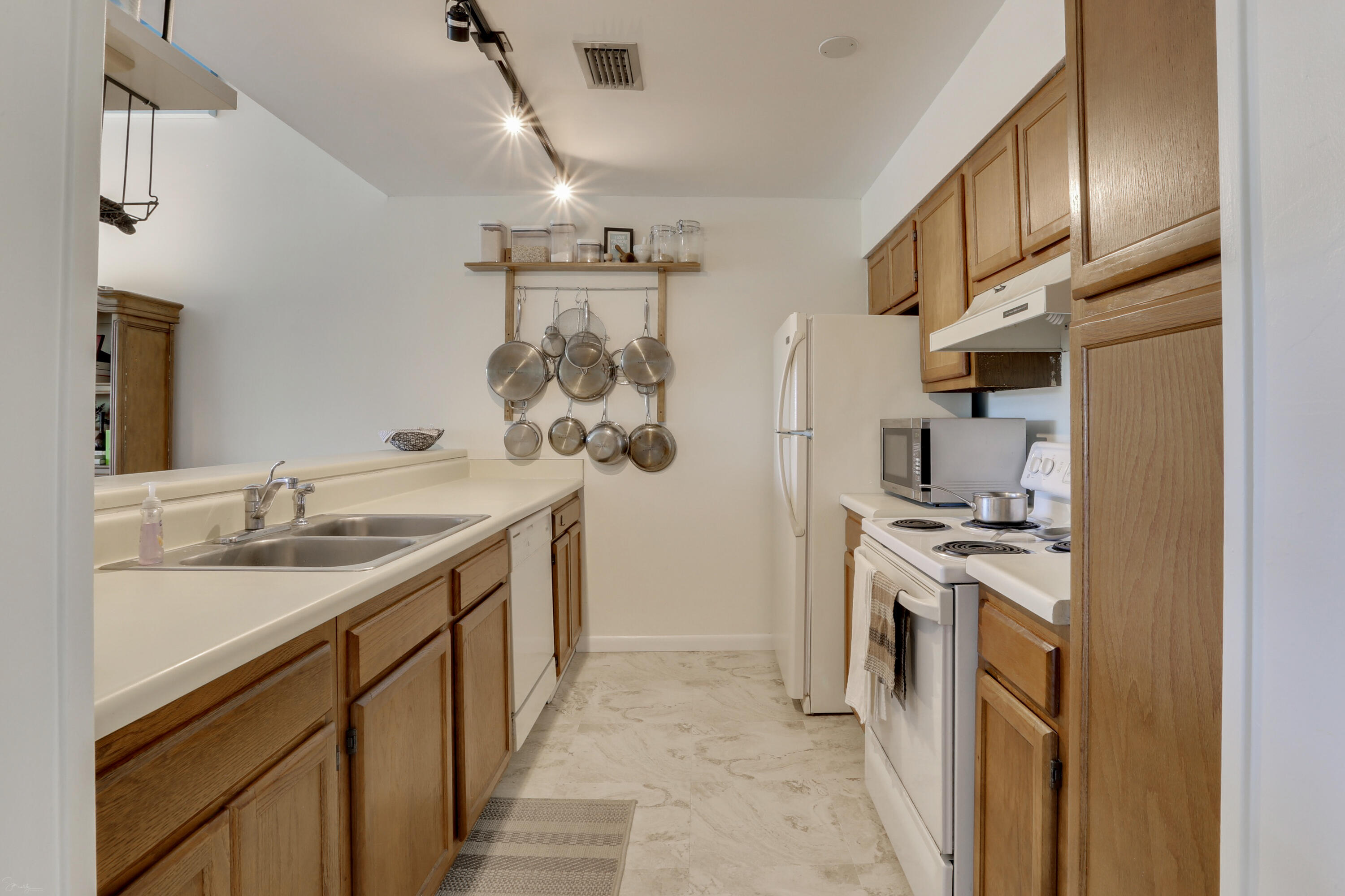 300 Yacht Club Drive Unit: UNIT 13