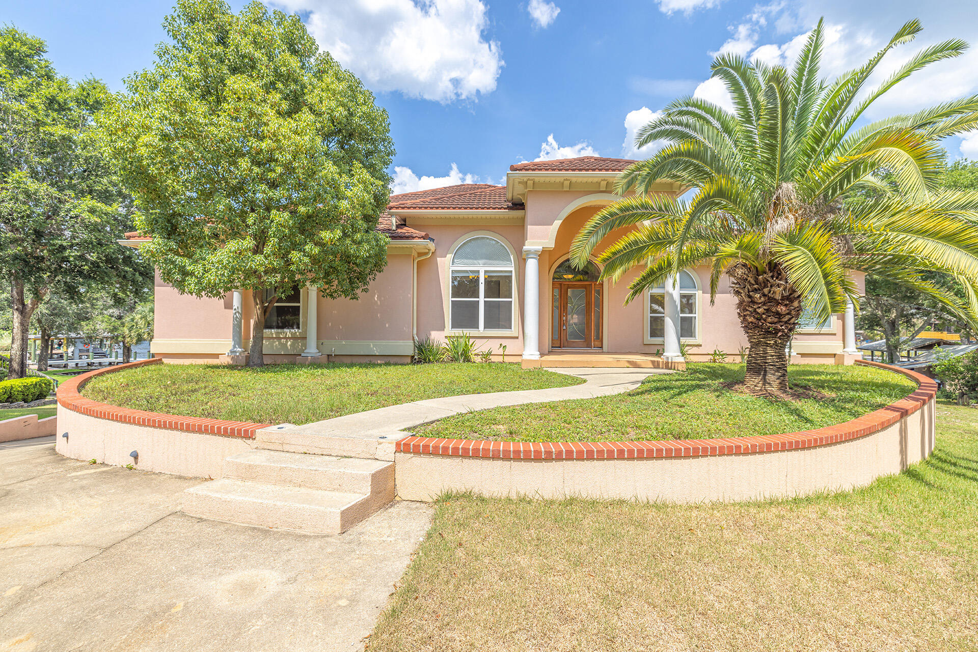 2339 Canal Drive